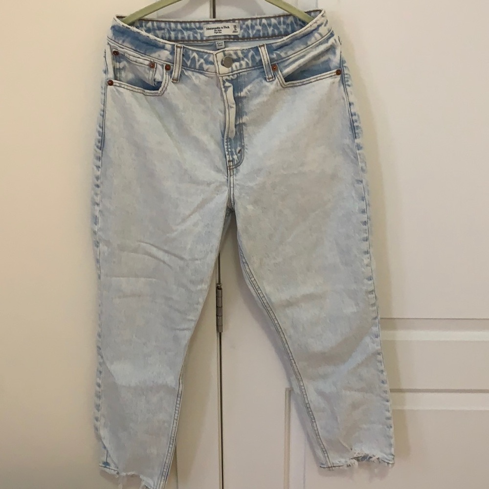 Abercrombie curve love cropped high rise mom jeans